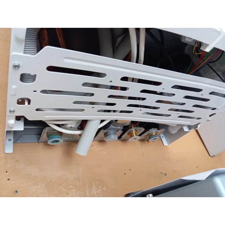 Конденсаційний котел BOSCH Condens 2000 W 24 кВт з трубою — Купити в Одесі